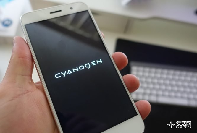Zuk-Z1-Cyanogen-AH-5-1600x1083