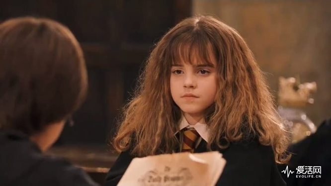 Hermione-Granger-in-HP-and-the-sorcerer-s-stone-hermione-granger-13574341-960-540