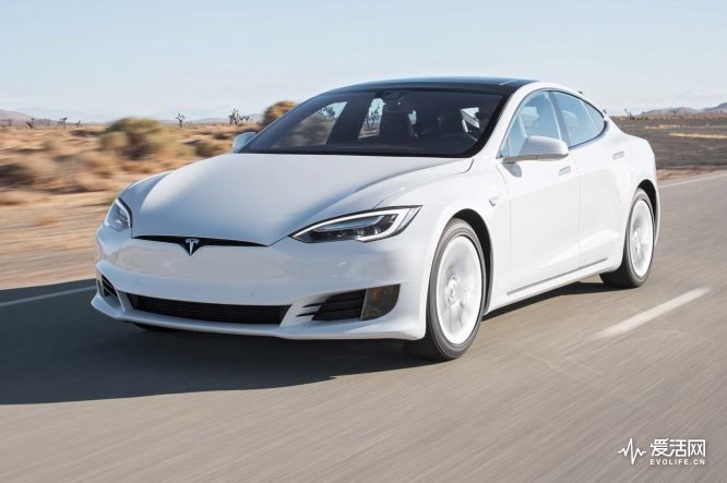 2016-Tesla-Model-S-60-front-three-quarter-in-motion-02-e1477952073682
