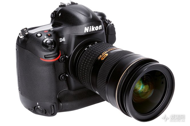 Nikon_D4_front