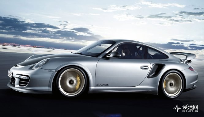 Porsche-911-GT2-RS-03