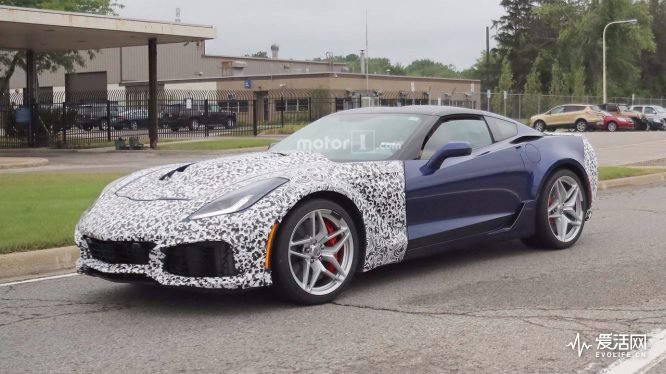 2018-corvette-zr1-spy-shot