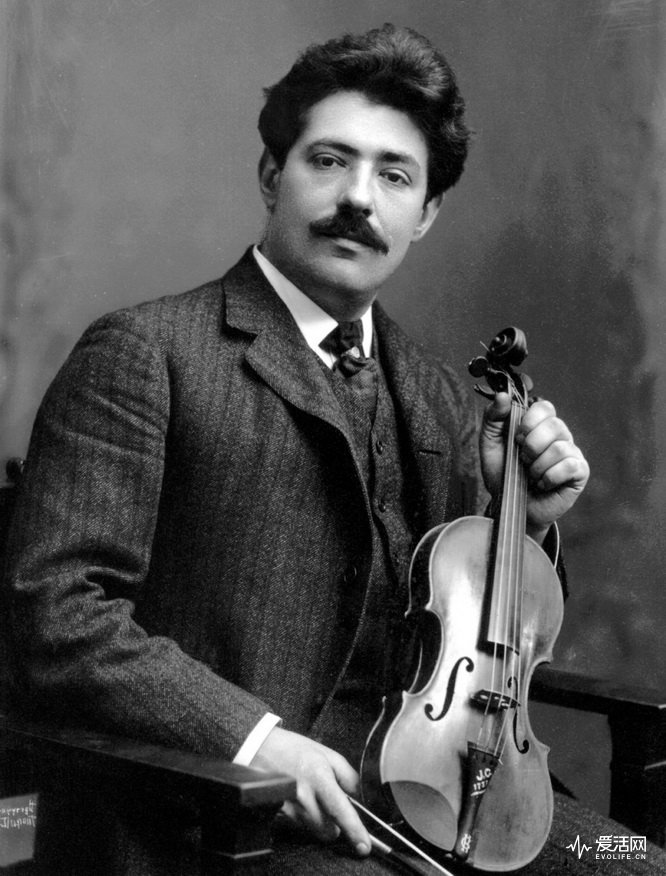 Caption: Fritz Kreisler Date: 10/04/12 Memo-Hardcopy: 44641 May use only with this Credit: Copyrighted, 1912, by Aime Dupont, N.Y. Published: The New York Times on the Web 04/18/99 29ear