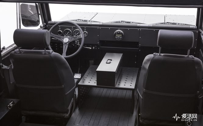 Bollinger-B1_interior