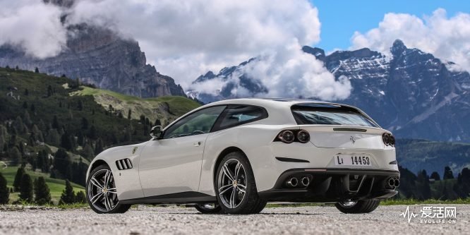 ferrari-gtc4-lusso-2017-1600-19-1499437517