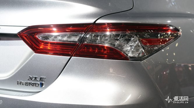 12-2018-toyota-camry-hybrid-detroit-1