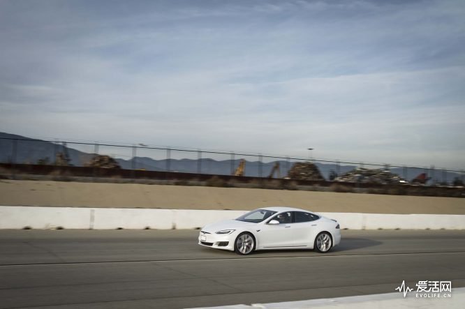 2017 Tesla Model S P100D. (Photo By, Brian Brantley/Brian Brantley Media, ©2017)