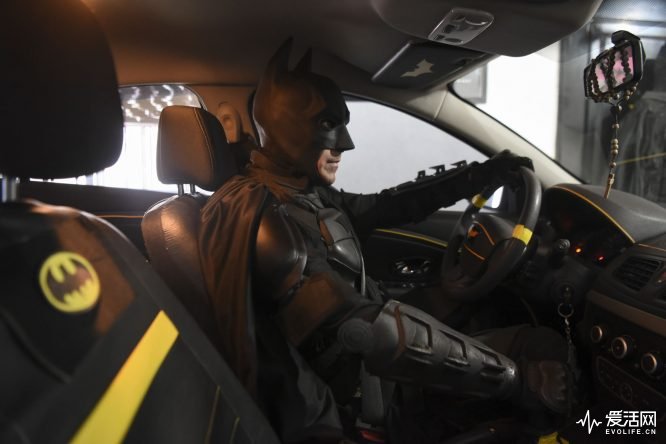 Argentine Batman, powers his 'Batmobile' and heads to the 'Sor Maria Ludovica' children's Hospital in La Plata, 60 kilometres south of Buenos Aires, on June 2, 2017. The Argentine Batman has made La Plata children's hospital a target of laughter and treats against pain. / AFP PHOTO / Eitan ABRAMOVICH / TO GO WITH AFP STORY BY PAULA BUSTAMANTE MORE PICTURES IN AFPFORUM