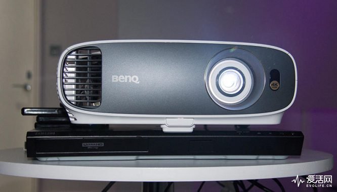 benq_w1700