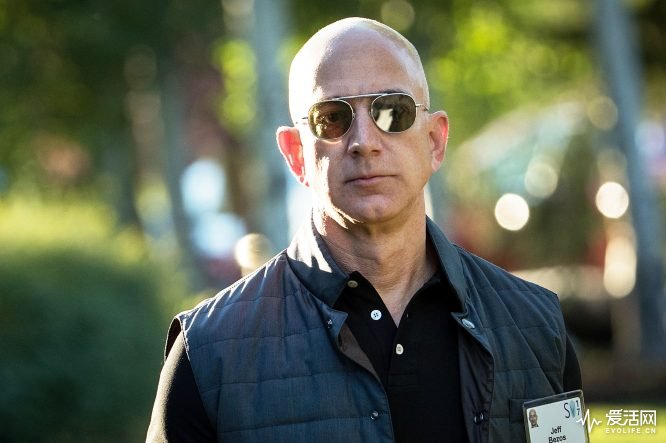 104617474-GettyImages-813883120-bezos