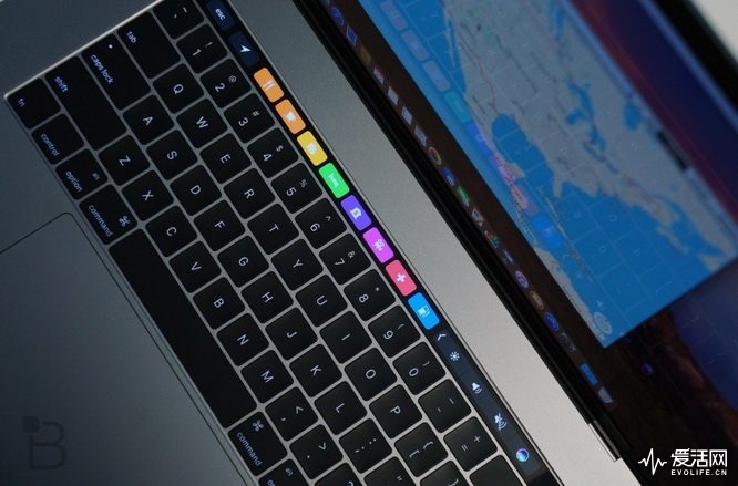 macbook-pro-touch-bar-review-7-470x310@2x