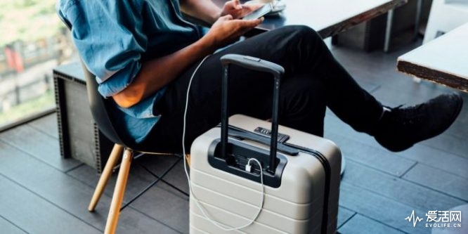 best-smart-suitcases-2017-696x348