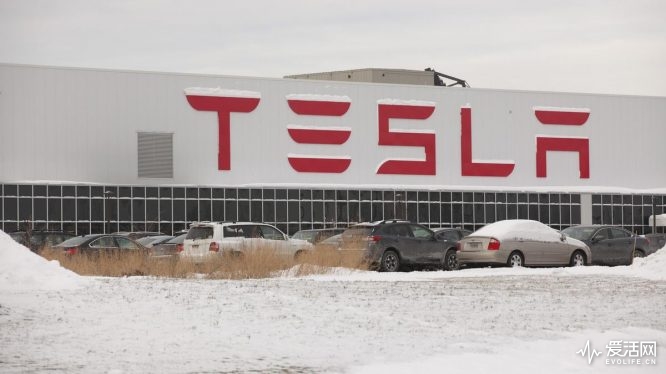 tesla-factory-5431-011218_1200xx5616-3159-0-293