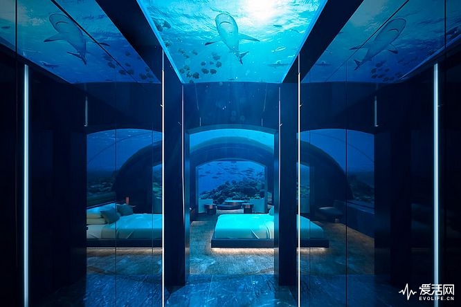 Underwater-Hotel-Room-In-Maldives