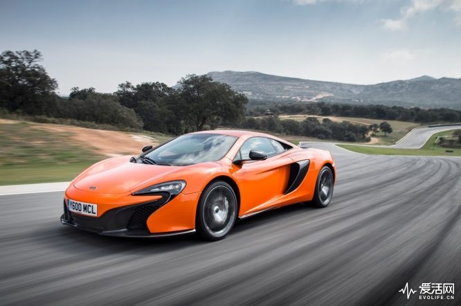 2015-Mclaren-650S-Coupe-front-three-quarters-in-motion-05