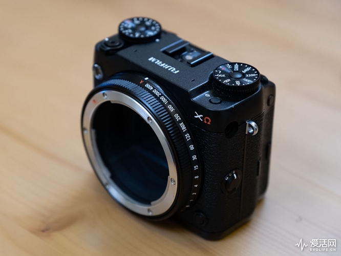 Fujifilm-GFX-XΩ-modular-medium-format-mirrorless-camera-prototype-5