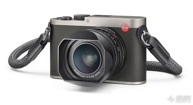 Leica-Q-Titanium-gray-camera-1