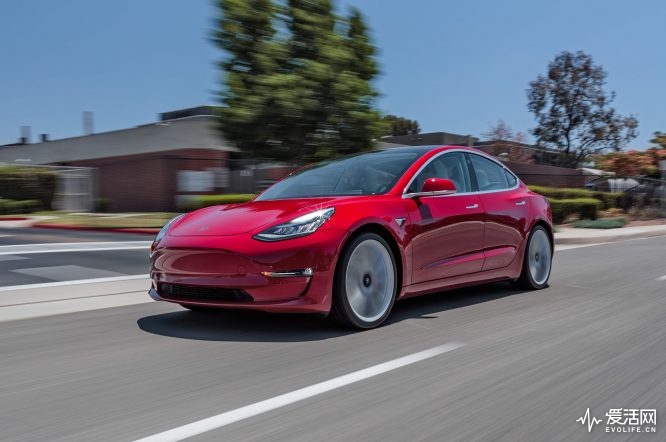 2018-Tesla-Model-3-Dual-Motor-Performance-front-three-quarter-in-motion-front-three-quarter-in-motion