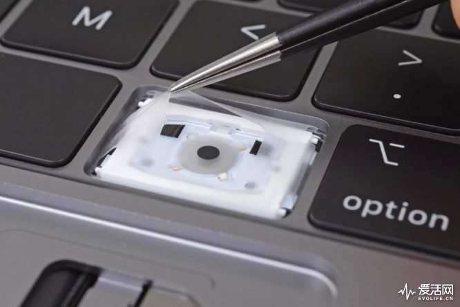 ifixit_macbook_pro_keyboard_silicon_membrane.0