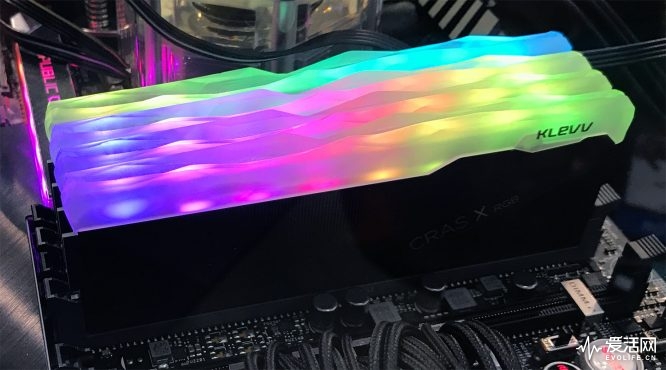 klevv-CRAS-RGB-DDR4-Gaming-Memory-1