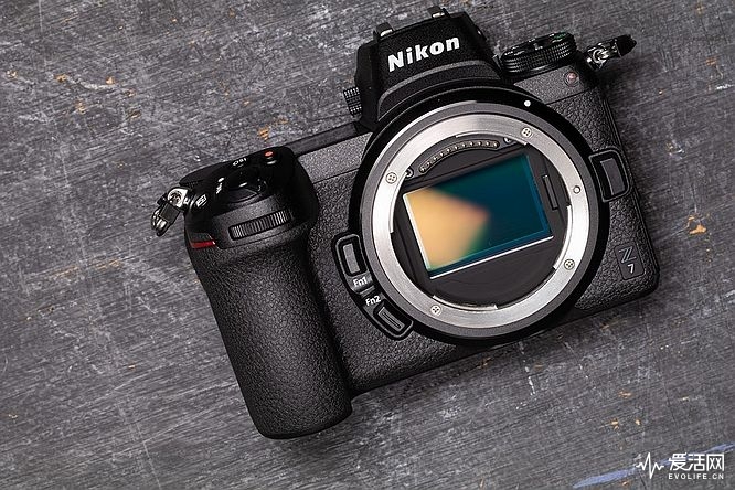 Nikon_Z7_sensor