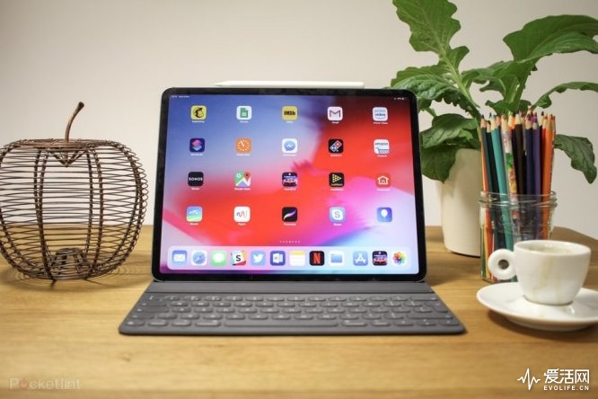 146214-tablets-review-apple-ipad-pro-12-9-2018-review-image2-kgxfmvnqkh
