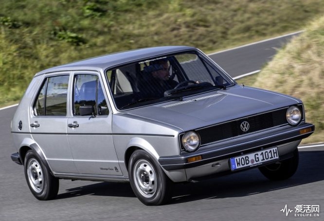 VOLKSWAGEN-Golf-I--5-Doors--3531_15