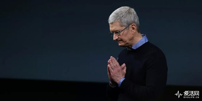cupertino-ca---march-21--apple-ceo-tim-cook-speaks-during-an-apple-special-event-at-the-apple-head