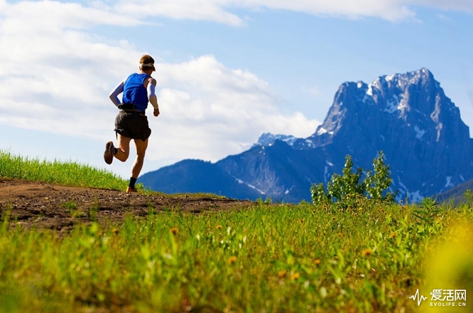 Man-Running-Jogging-Mountains-Nature