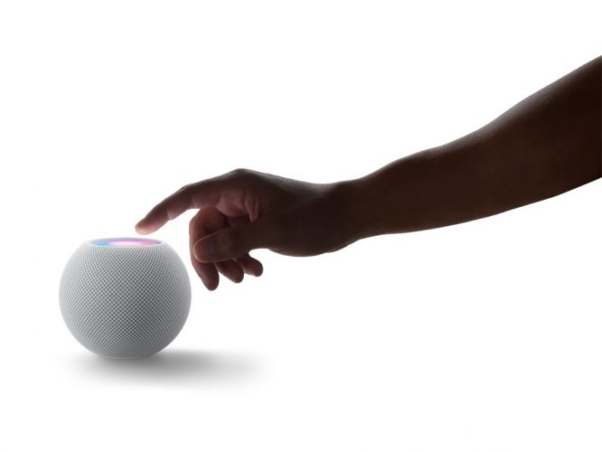 HomePod_mini-lifestyle-touch